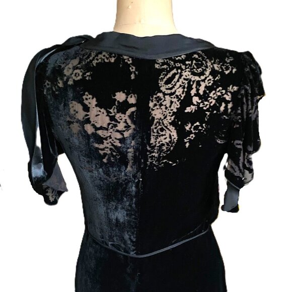 Vintage burnt velvet black midi frilly dress with flowy sleeves - Picture 6 of 16